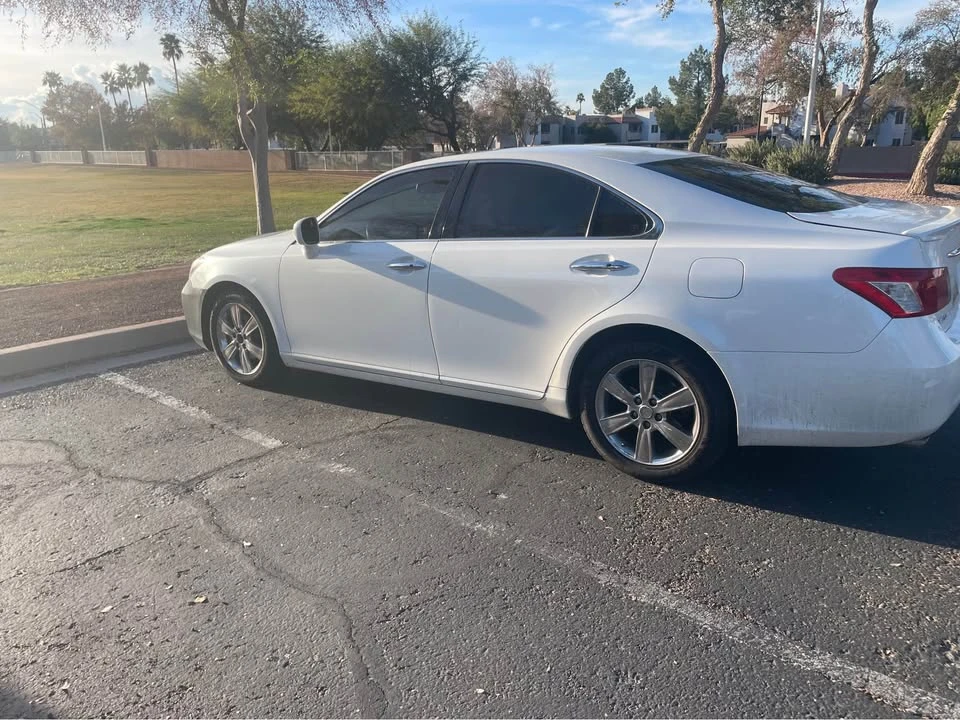 2007 Lexus ES 5th Gen - Image 2 of 10