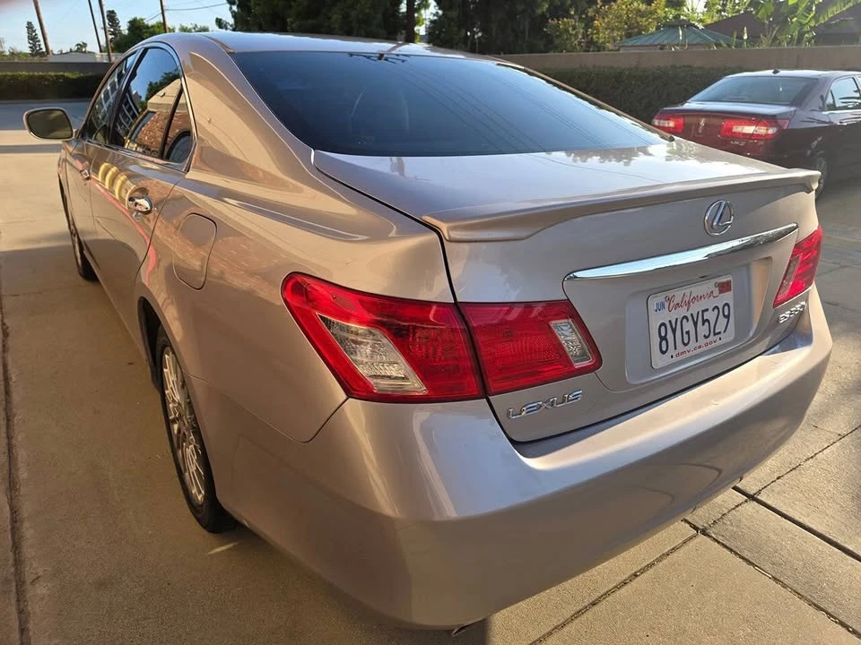 2007 Lexus ES 5th Gen - Image 4 of 20