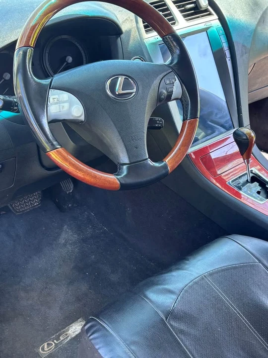 2007 Lexus ES 5th Gen - Image 3 of 11