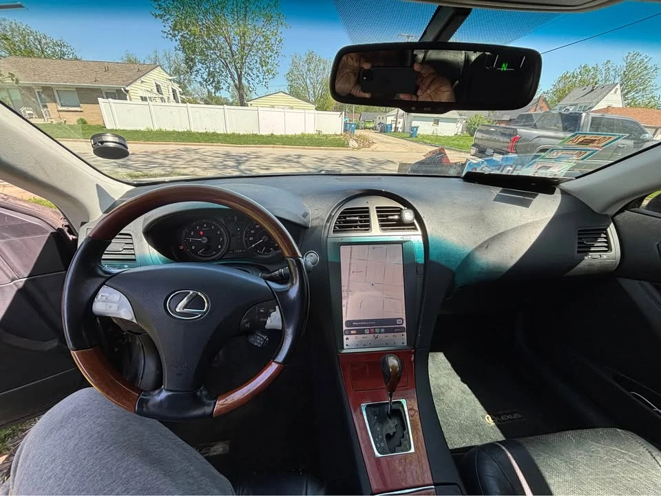 2007 Lexus ES 5th Gen - Image 2 of 11