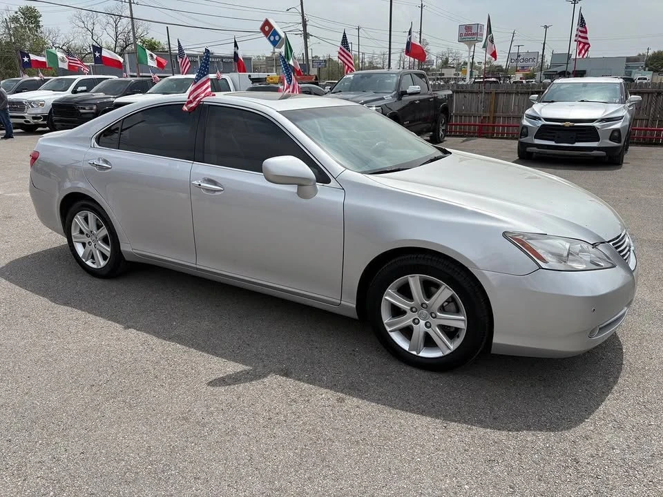 2007 Lexus ES 5th Gen - Image 4 of 15