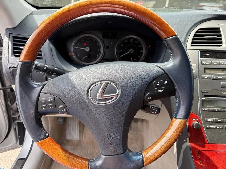 2007 Lexus ES 5th Gen - Image 8 of 15