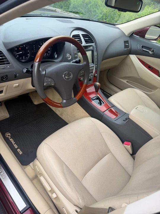 2007 Lexus ES 5th Gen - Image 5 of 10