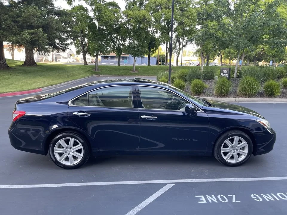 2007 Lexus ES 5th Gen - Image 8 of 20