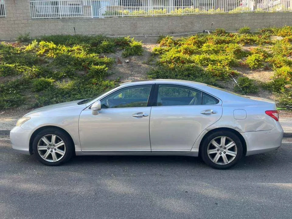2007 Lexus ES 5th Gen - Image 3 of 10