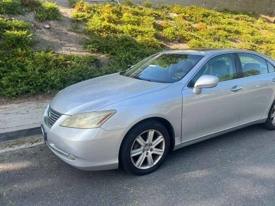 2007 Lexus ES 5th Gen - Image 2 of 10