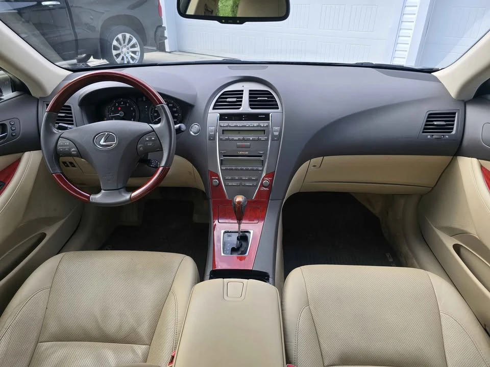 2007 Lexus ES 5th Gen - Image 8 of 11
