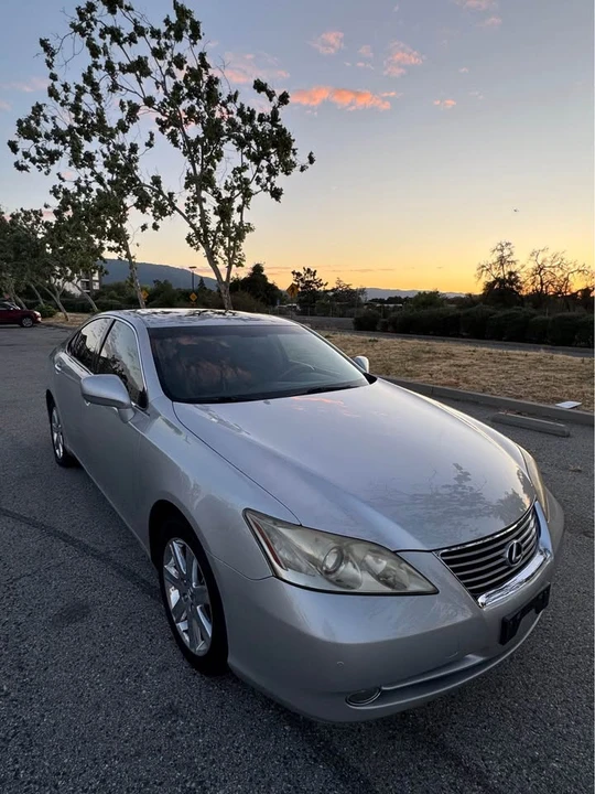 2007 Lexus ES 5th Gen - Image 2 of 16