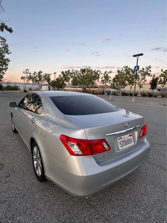 2007 Lexus ES 5th Gen - Image 11 of 16