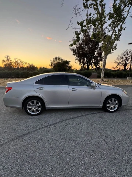 2007 Lexus ES 5th Gen - Image 3 of 16