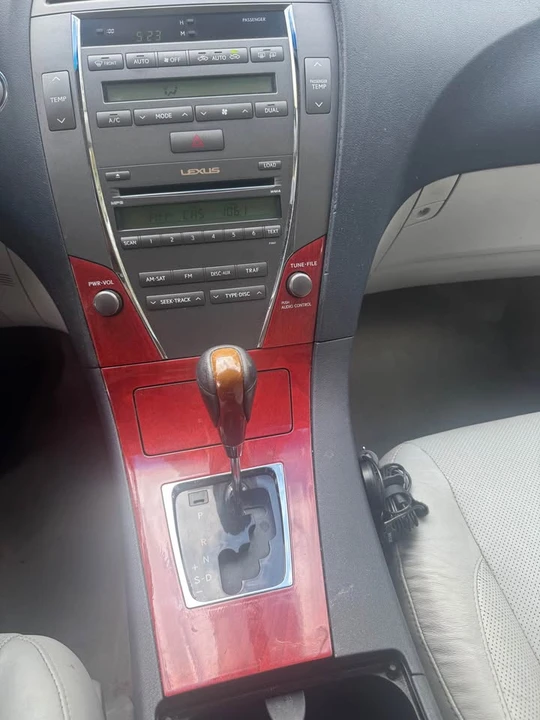 2007 Lexus ES 5th Gen - Image 11 of 20