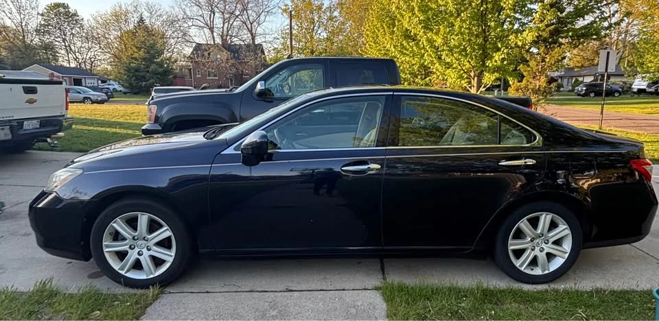 2007 Lexus ES 5th Gen - Image 2 of 8