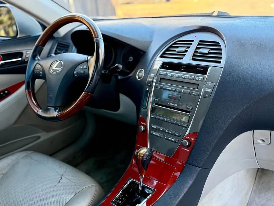 2007 Lexus ES 5th Gen - Image 10 of 14