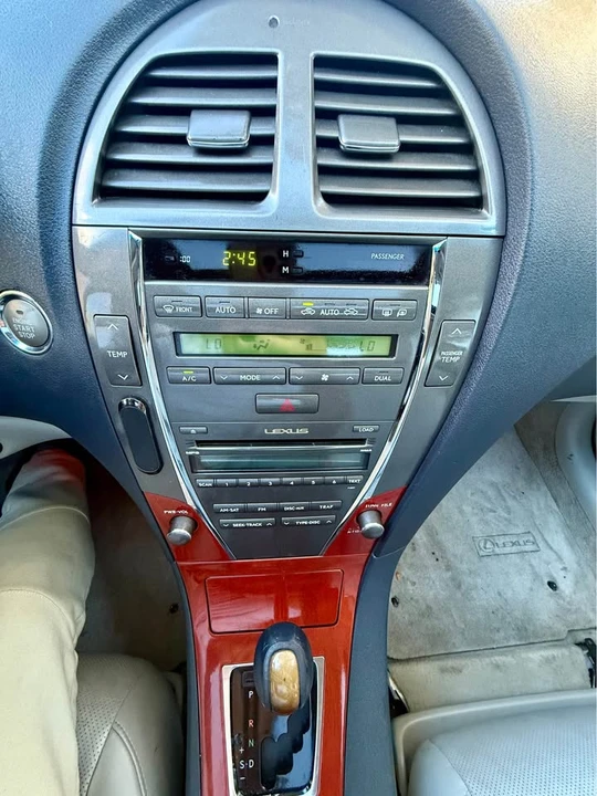 2007 Lexus ES 5th Gen - Image 12 of 14