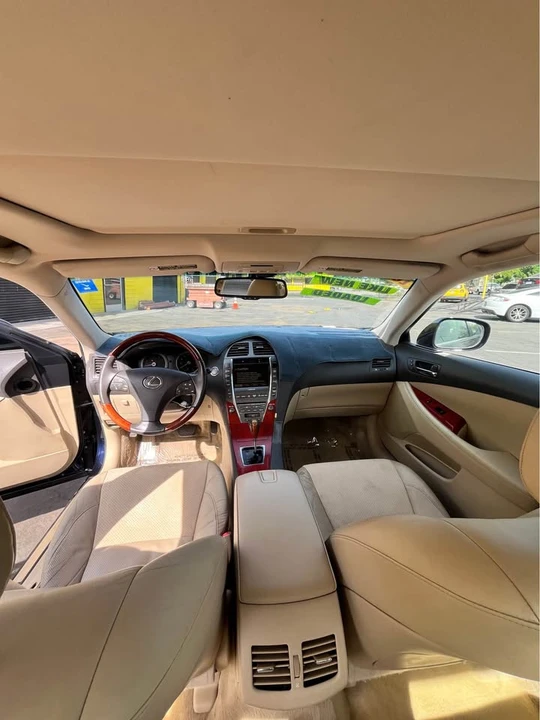2007 Lexus ES 5th Gen - Image 10 of 13