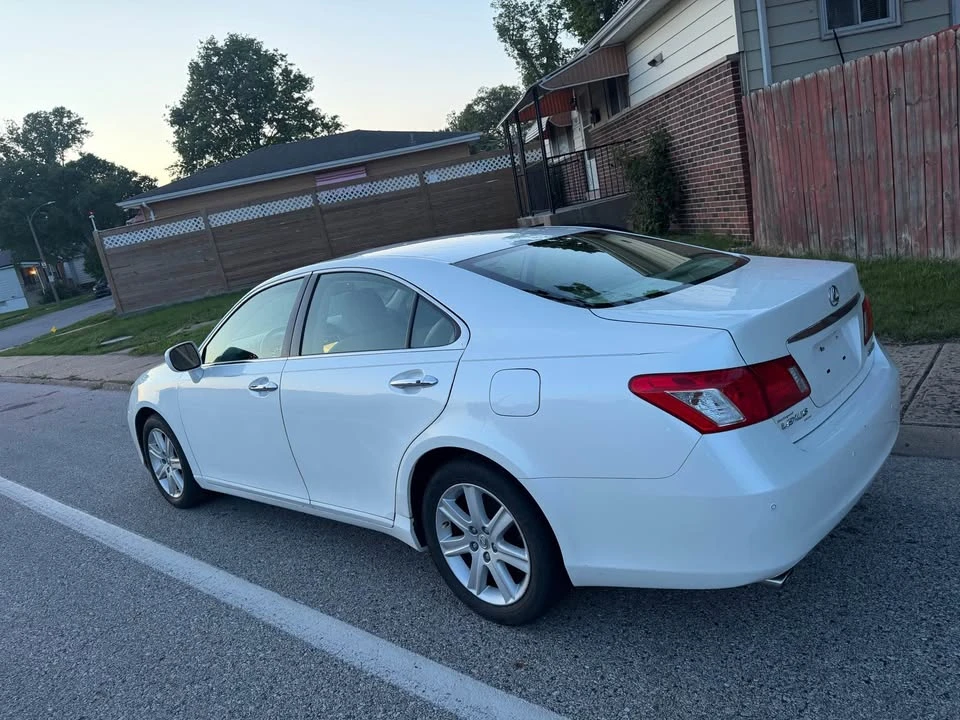 2007 Lexus ES 5th Gen - Image 11 of 20