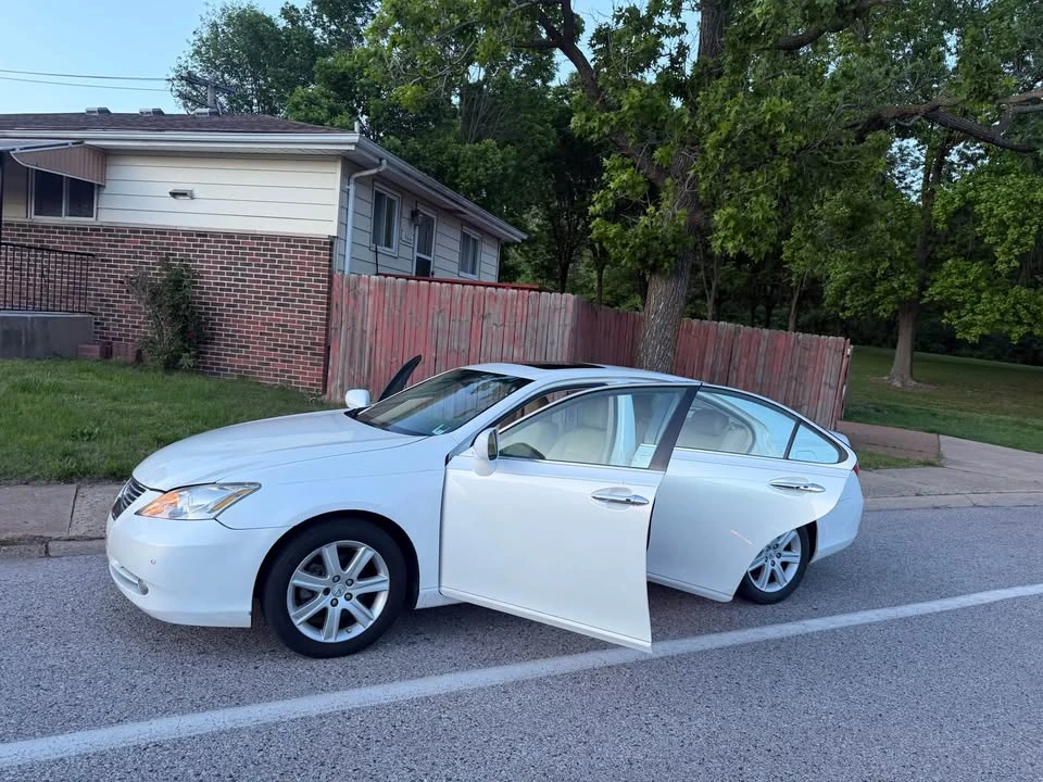 2007 Lexus ES 5th Gen - Image 2 of 20