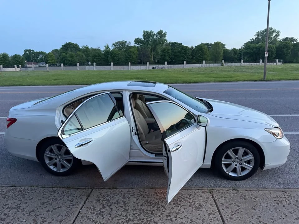 2007 Lexus ES 5th Gen - Image 12 of 20