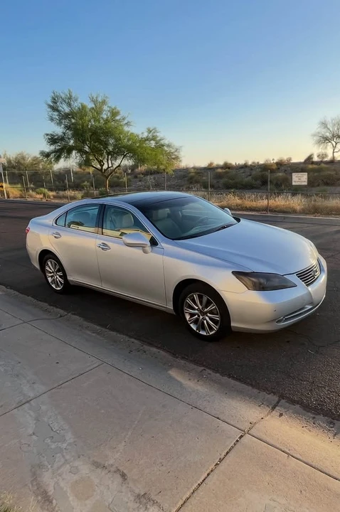 2007 Lexus ES 5th Gen - Image 2 of 13