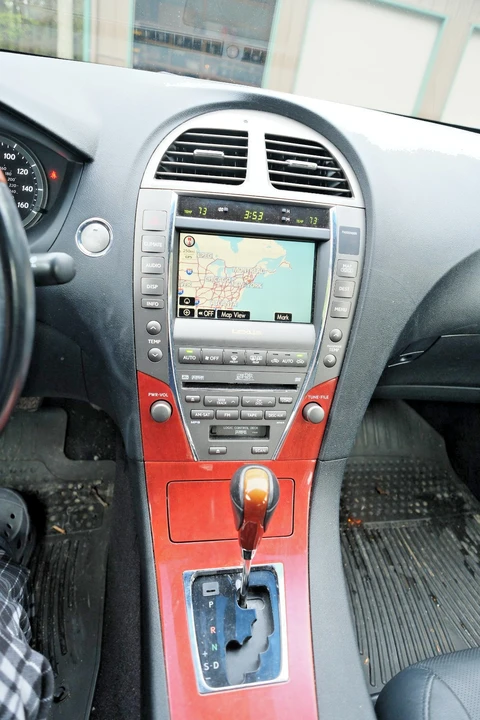 2007 Lexus ES 5th Gen - Image 14 of 31
