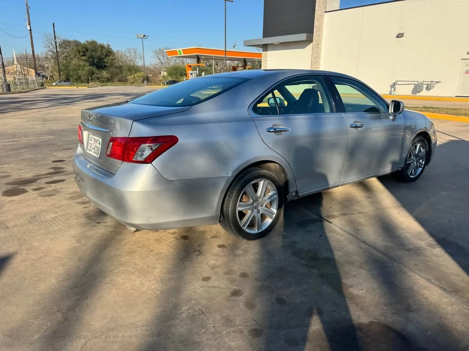 2007 Lexus ES 4th Gen - Image 10 of 20