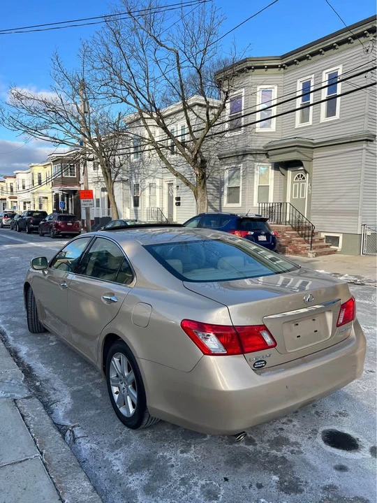 2007 Lexus ES 5th Gen - Image 4 of 13