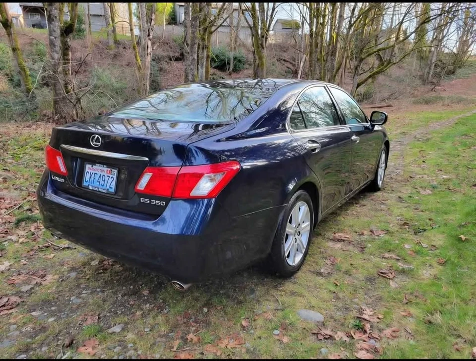2007 Lexus ES 5th Gen - Image 2 of 10
