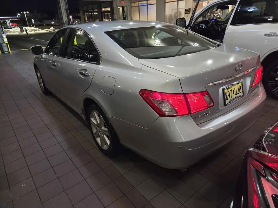 2007 Lexus ES 5th Gen - Image 3 of 9