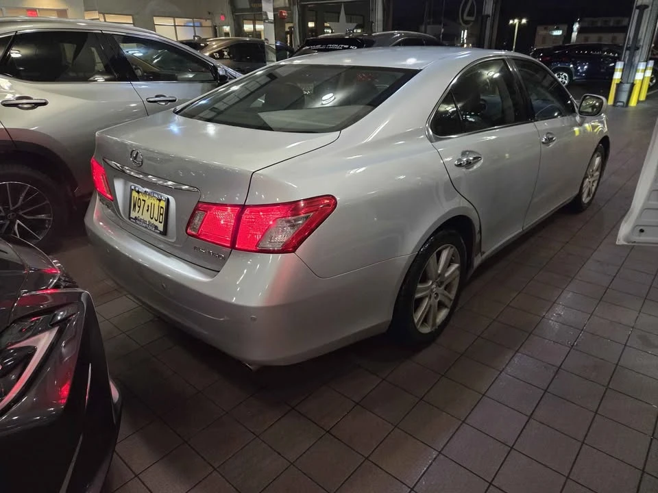 2007 Lexus ES 5th Gen - Image 4 of 9