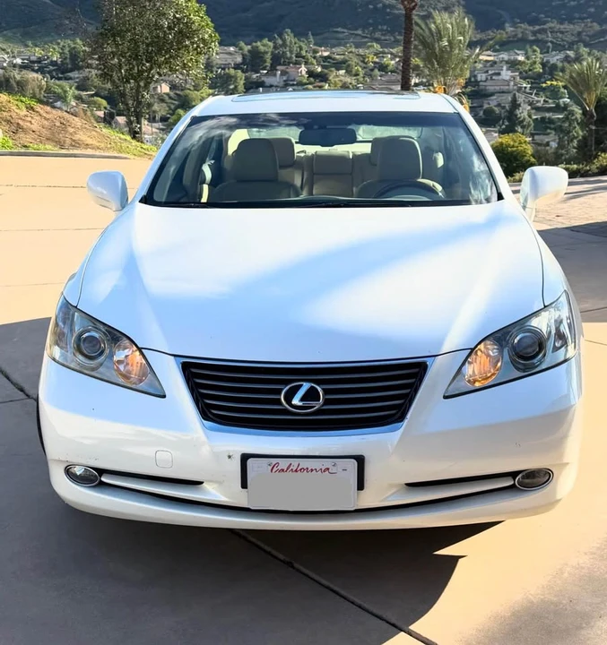 2007 Lexus ES 5th Gen - Image 2 of 10
