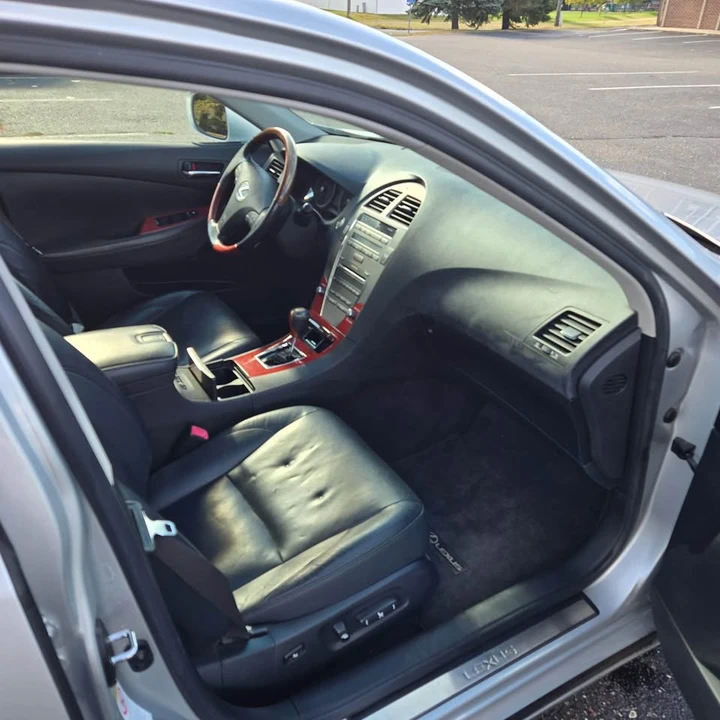 2007 Lexus ES 5th Gen - Image 6 of 7