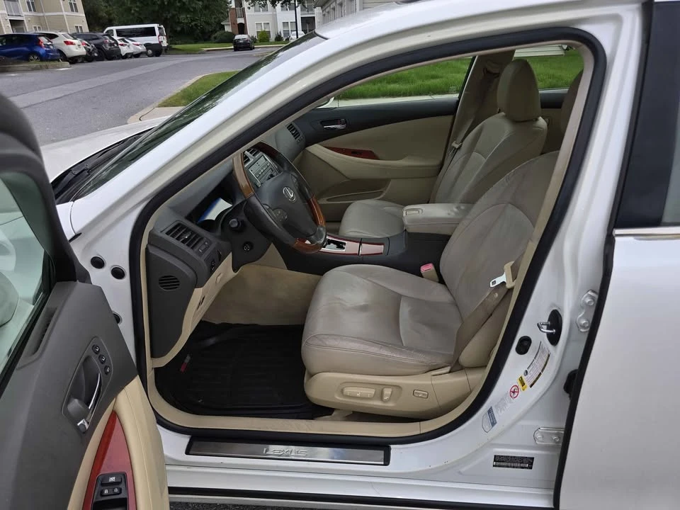 2007 Lexus ES 5th Gen - Image 9 of 10
