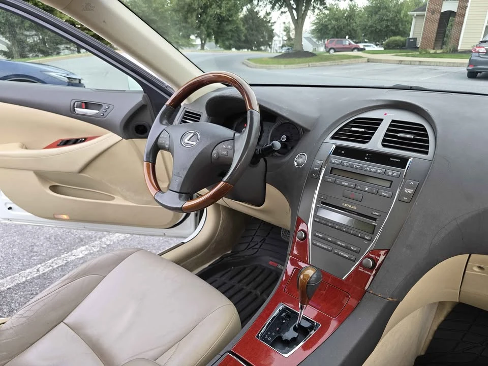 2007 Lexus ES 5th Gen - Image 8 of 10
