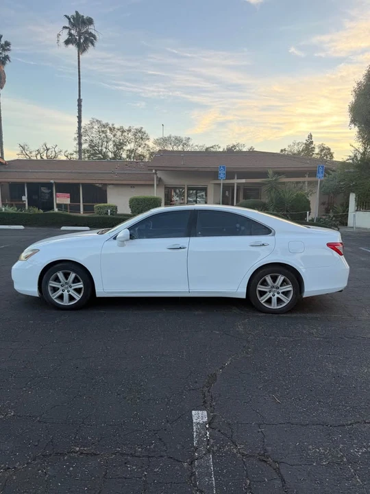 2007 Lexus ES 4th Gen - Image 2 of 8