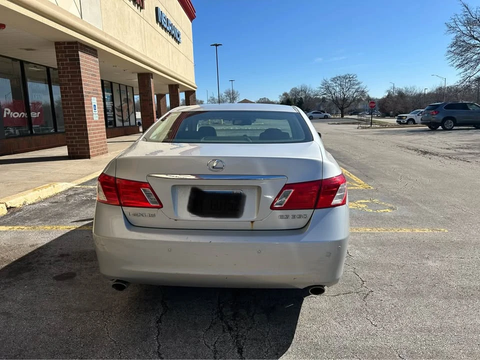 2007 Lexus ES 5th Gen - Image 4 of 10