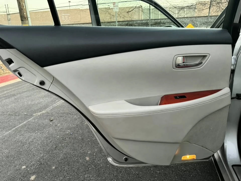 2007 Lexus ES 5th Gen - Image 12 of 12