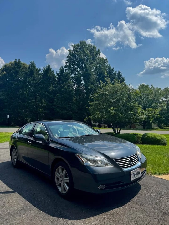2007 Lexus ES 5th Gen - Image 2 of 3