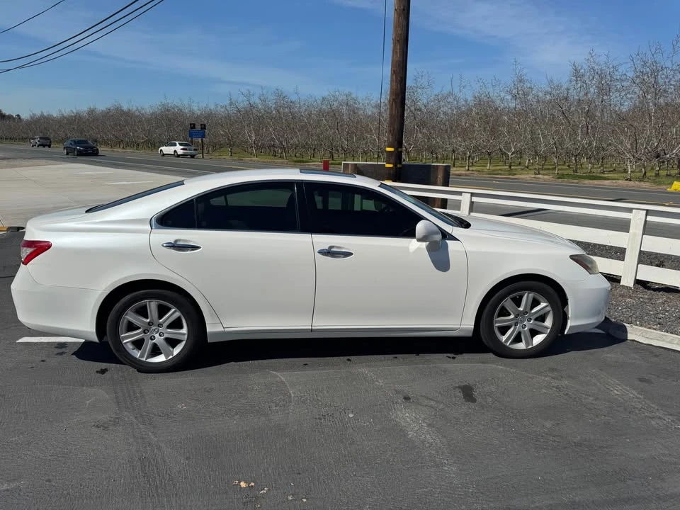 2007 Lexus ES 5th Gen - Image 4 of 9