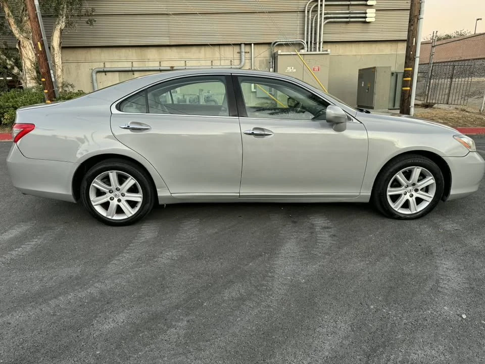 2007 Lexus ES 5th Gen - Image 4 of 12