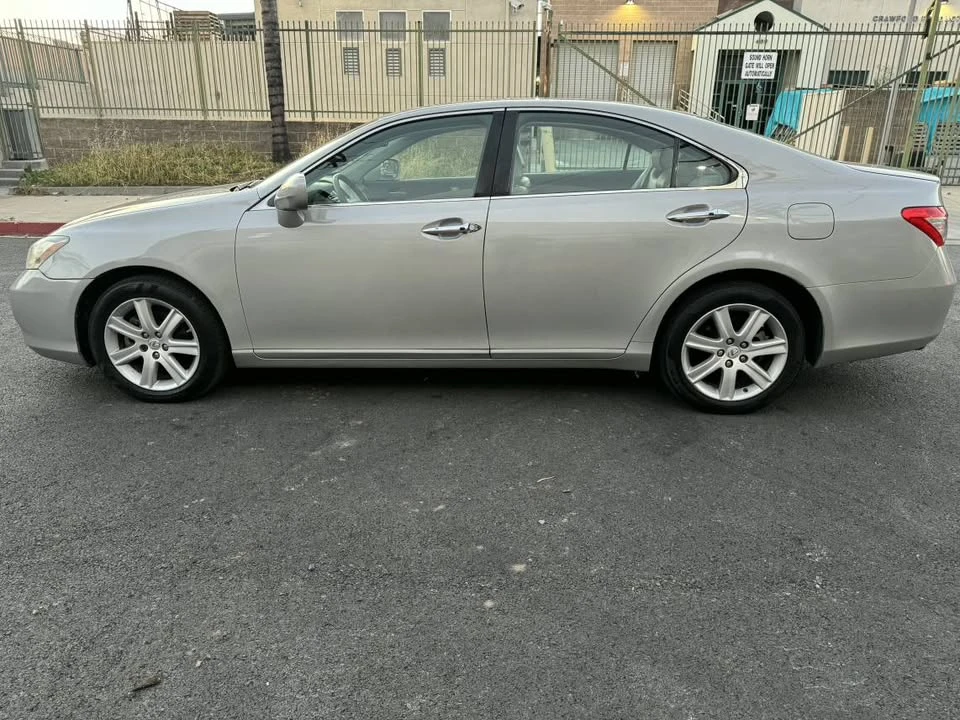 2007 Lexus ES 5th Gen - Image 8 of 12