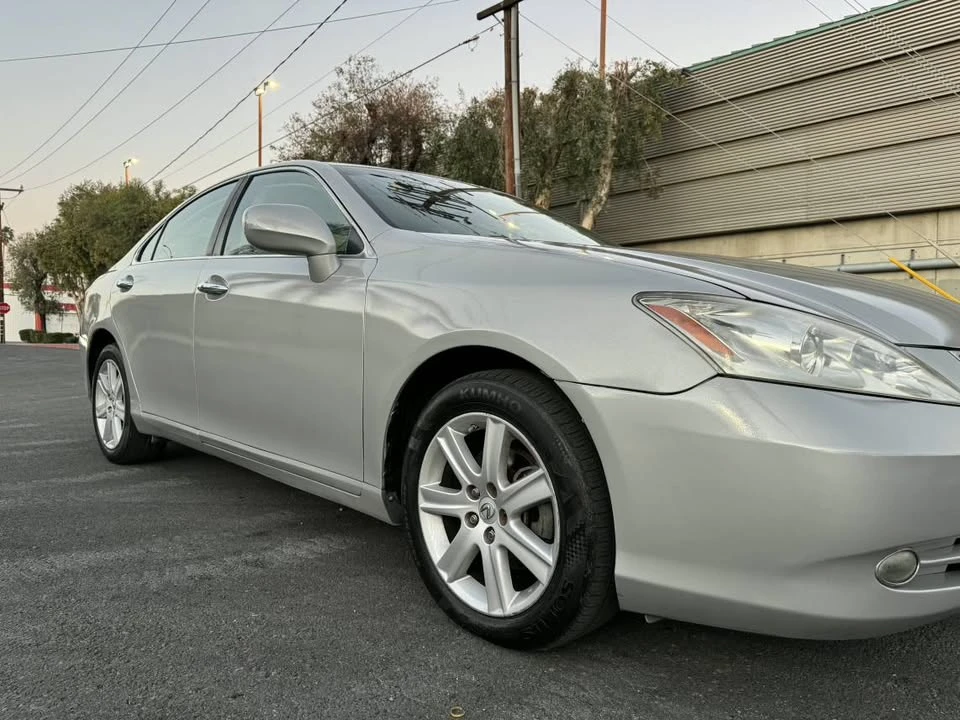2007 Lexus ES 5th Gen - Image 2 of 12