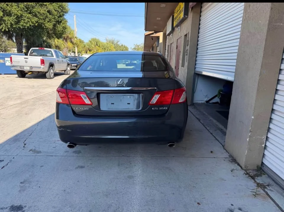 2007 Lexus ES 5th Gen - Image 10 of 16