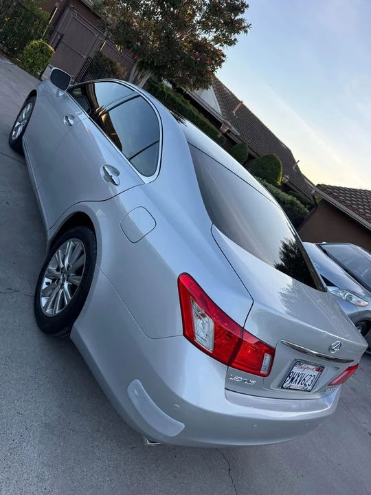 2007 Lexus ES 5th Gen - Image 3 of 18