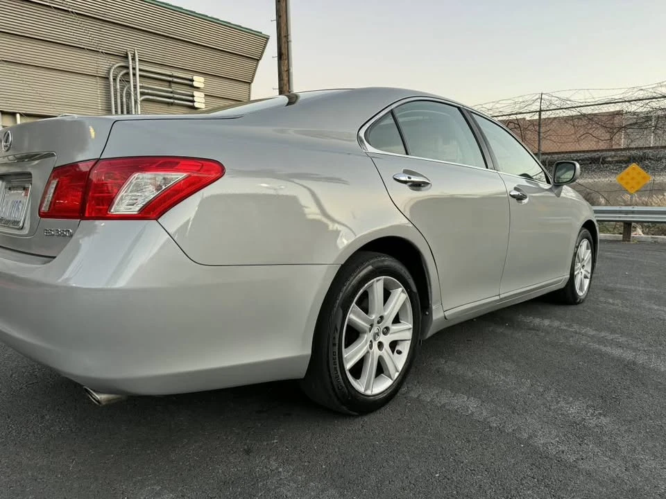 2007 Lexus ES 5th Gen - Image 3 of 12