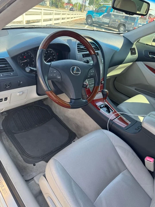 2007 Lexus ES 5th Gen - Image 7 of 9