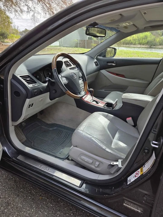 2007 Lexus ES 5th Gen - Image 2 of 7