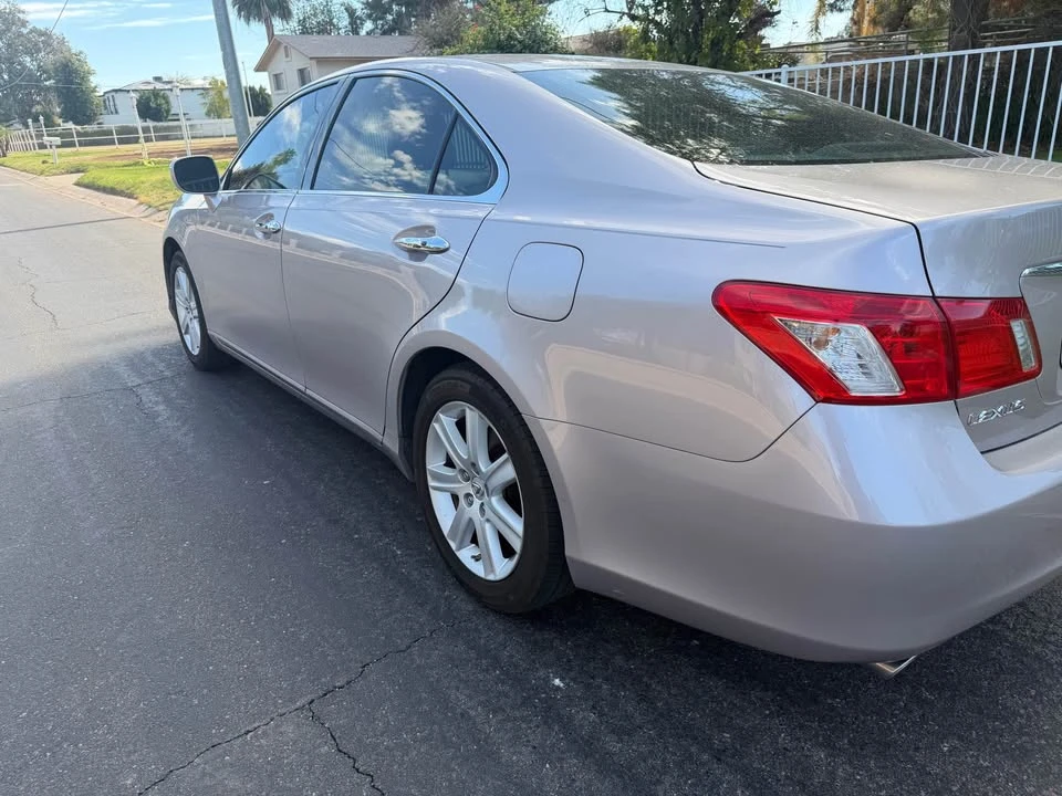 2007 Lexus ES 5th Gen - Image 4 of 10