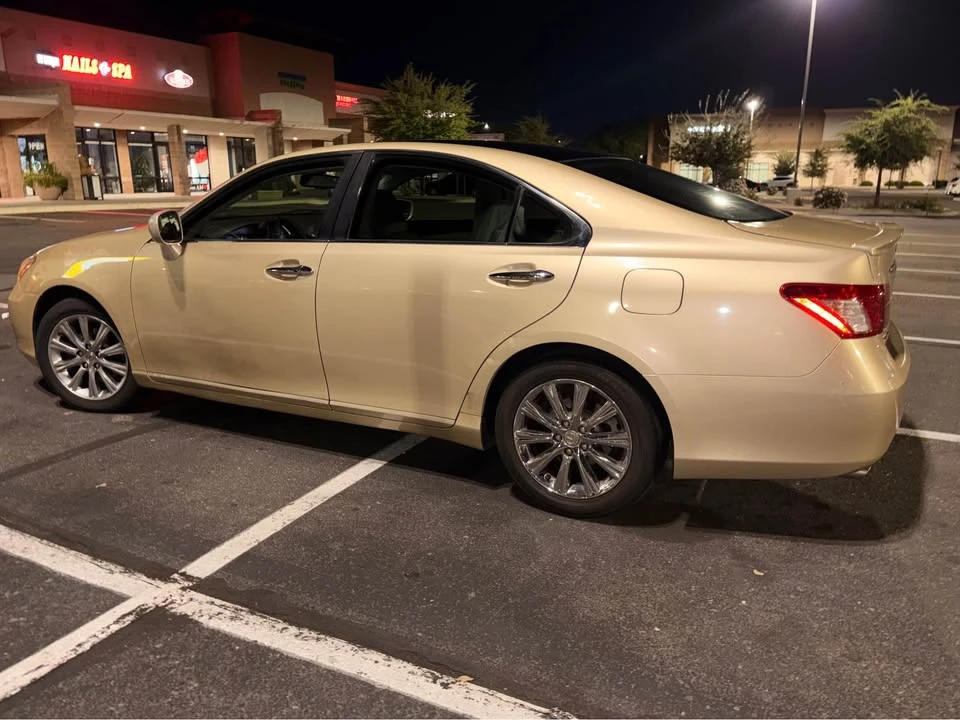 2007 Lexus ES 5th Gen - Image 3 of 15