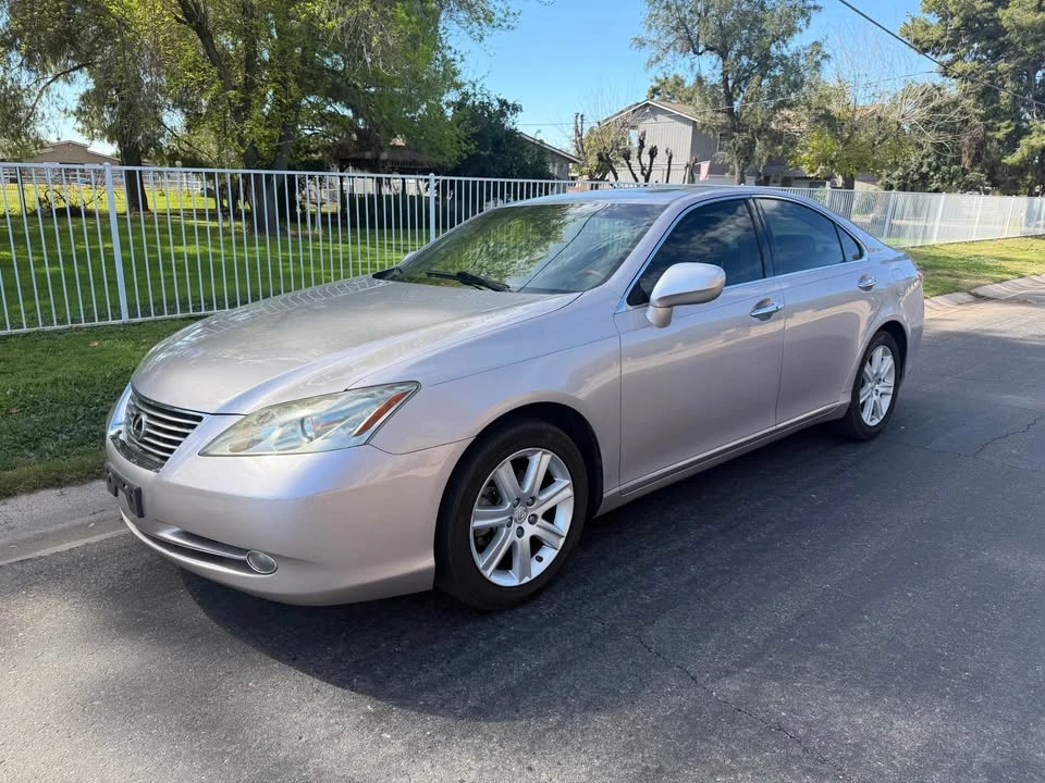 2007 Lexus ES 5th Gen - Image 5 of 10