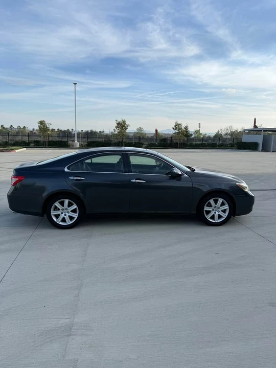 2007 Lexus ES 5th Gen - Image 2 of 19